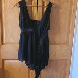 BUCKLE BKE BOUTIQUE ASSYMETRICAL BLOUSE